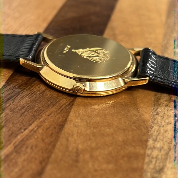 Gucci unisex watch gold plated - Picture 9 of 13